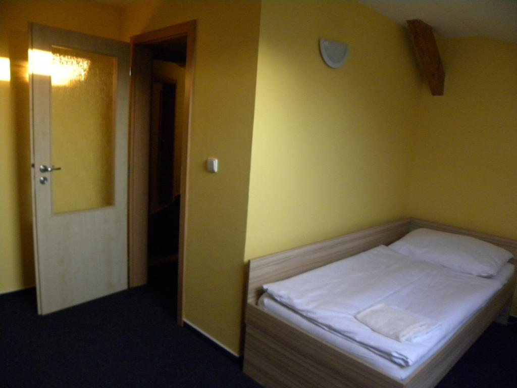 Penzion Dmz Ostrava Szoba fotó